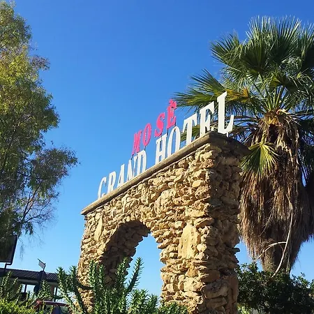 Grand Mose Hotel 4*